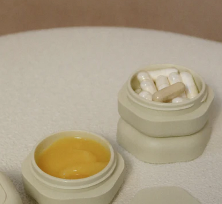 On The Go Capsule Case